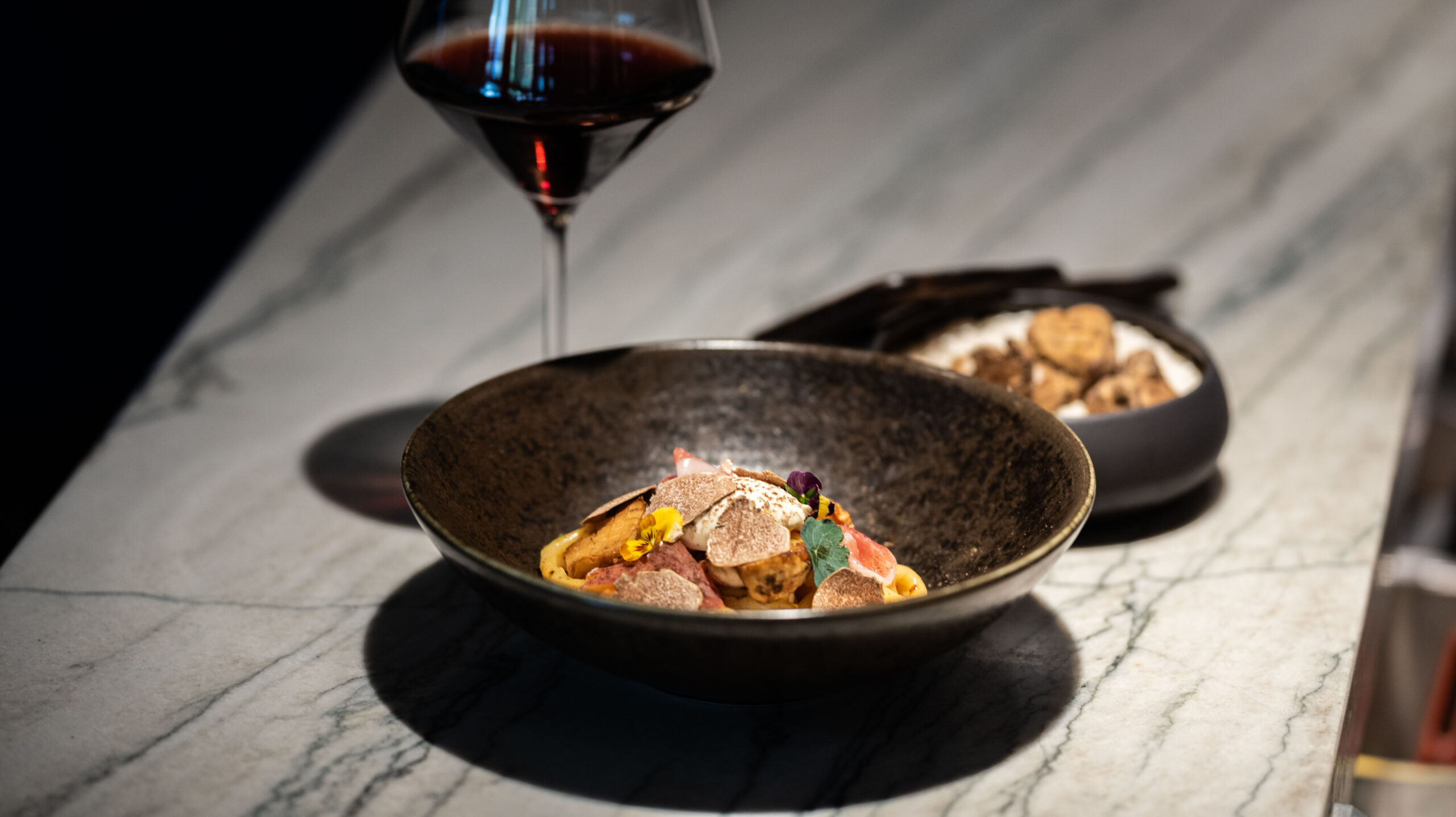 Pasta dish with shavings of truffles
